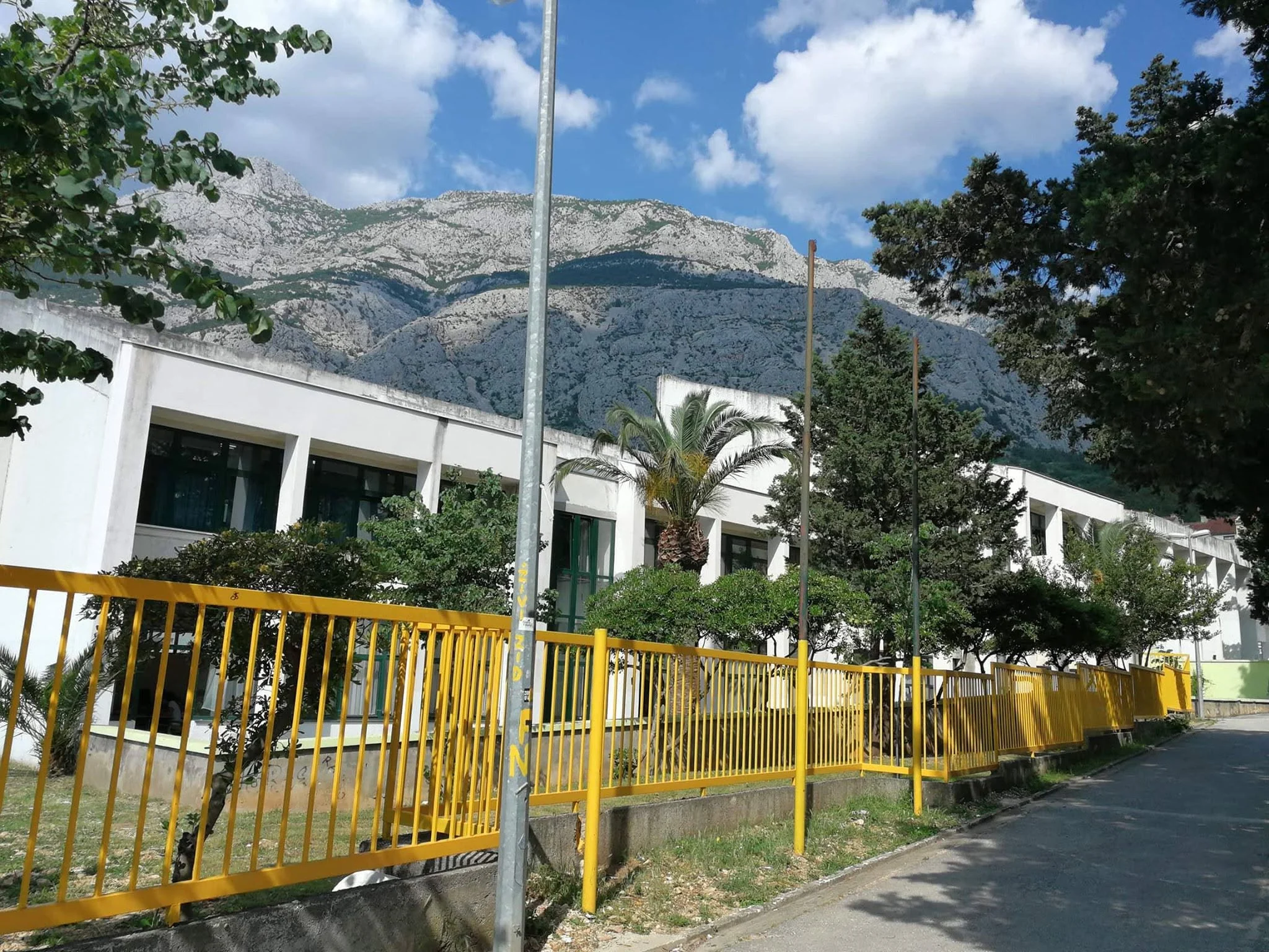 Srednja škola fra Andrije Kačića Miošića u Makarskoj